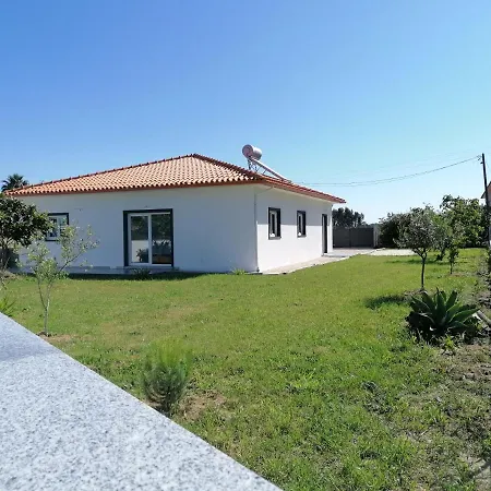 Casa Moderna Proxima Da Hébergement de vacances *