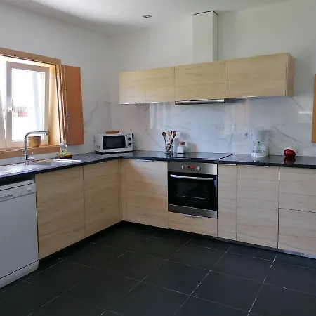 Casa Moderna Proxima Da * Santa Catarina (Aveiro)